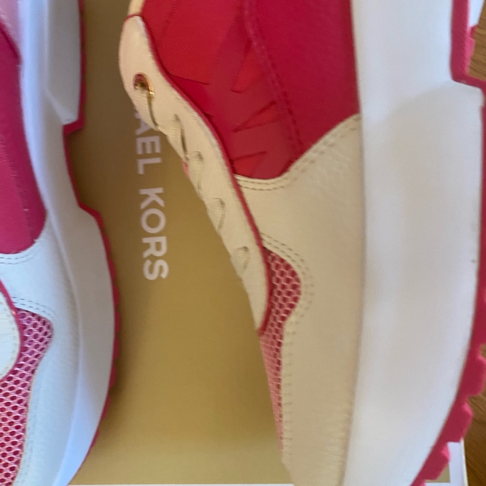 New women’s Michael Kors Sz 7.5 shoes pink platform - Picture 4 of 7